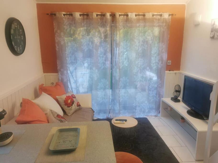 Le Jardin De Mae Apartment Bouc-Bel-Air Ngoại thất bức ảnh
