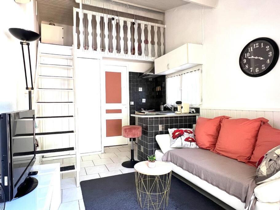 Le Jardin De Mae Apartment Bouc-Bel-Air Ngoại thất bức ảnh