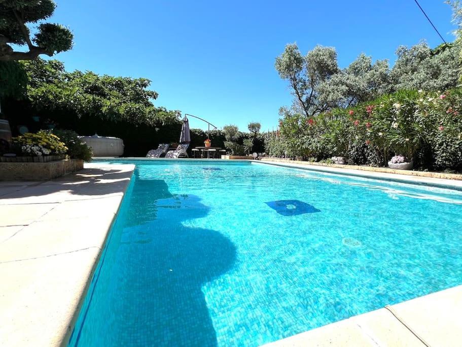 Le Jardin De Mae Apartment Bouc-Bel-Air Ngoại thất bức ảnh