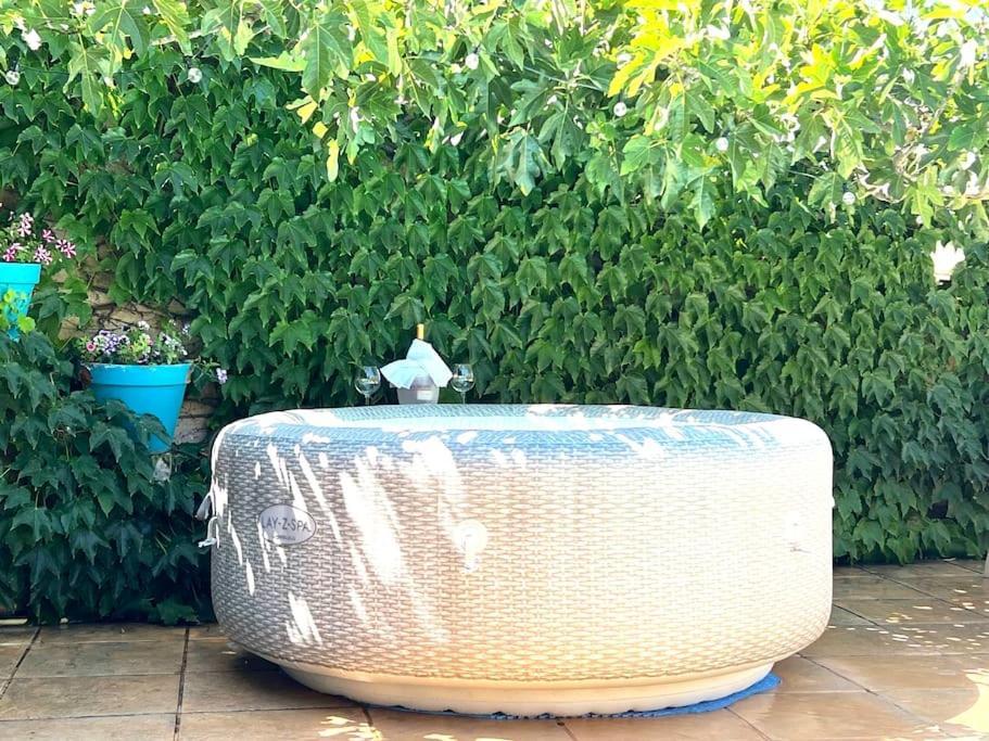 Le Jardin De Mae Apartment Bouc-Bel-Air Ngoại thất bức ảnh