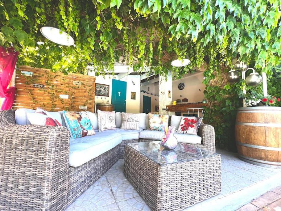 Le Jardin De Mae Apartment Bouc-Bel-Air Ngoại thất bức ảnh